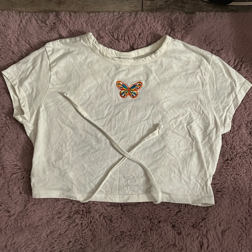 Crop top shirt that ties up in the back